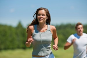 Add-A-Motivational-Soundtrack-To-Your-Workout-With-These-Great-Headphones-For-iPhone-or-iPod