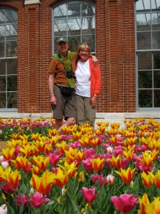 54.ChrisLindaFlowers