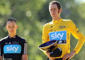 article-2514861-04FA3F7900000514-951_634x446