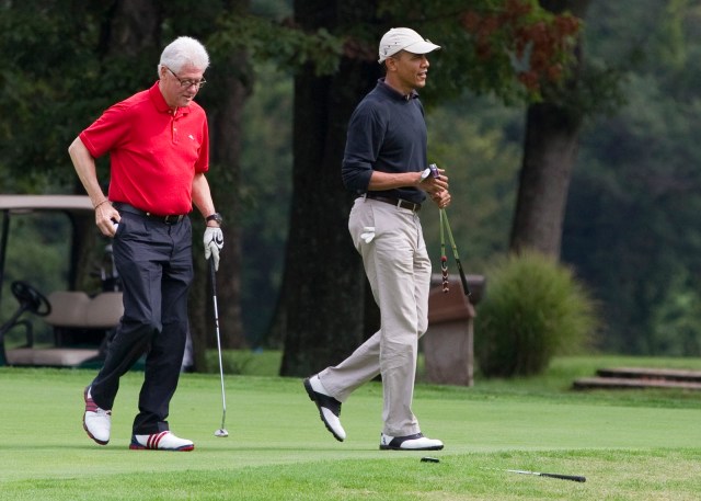 Clinton Obama golfing.jpg